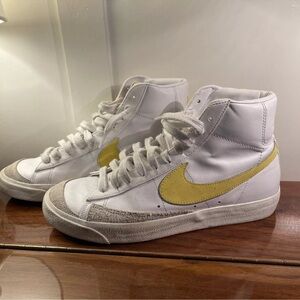 Size 9 - Nike Blazer '77 Essential Mid White Opti Yellow W